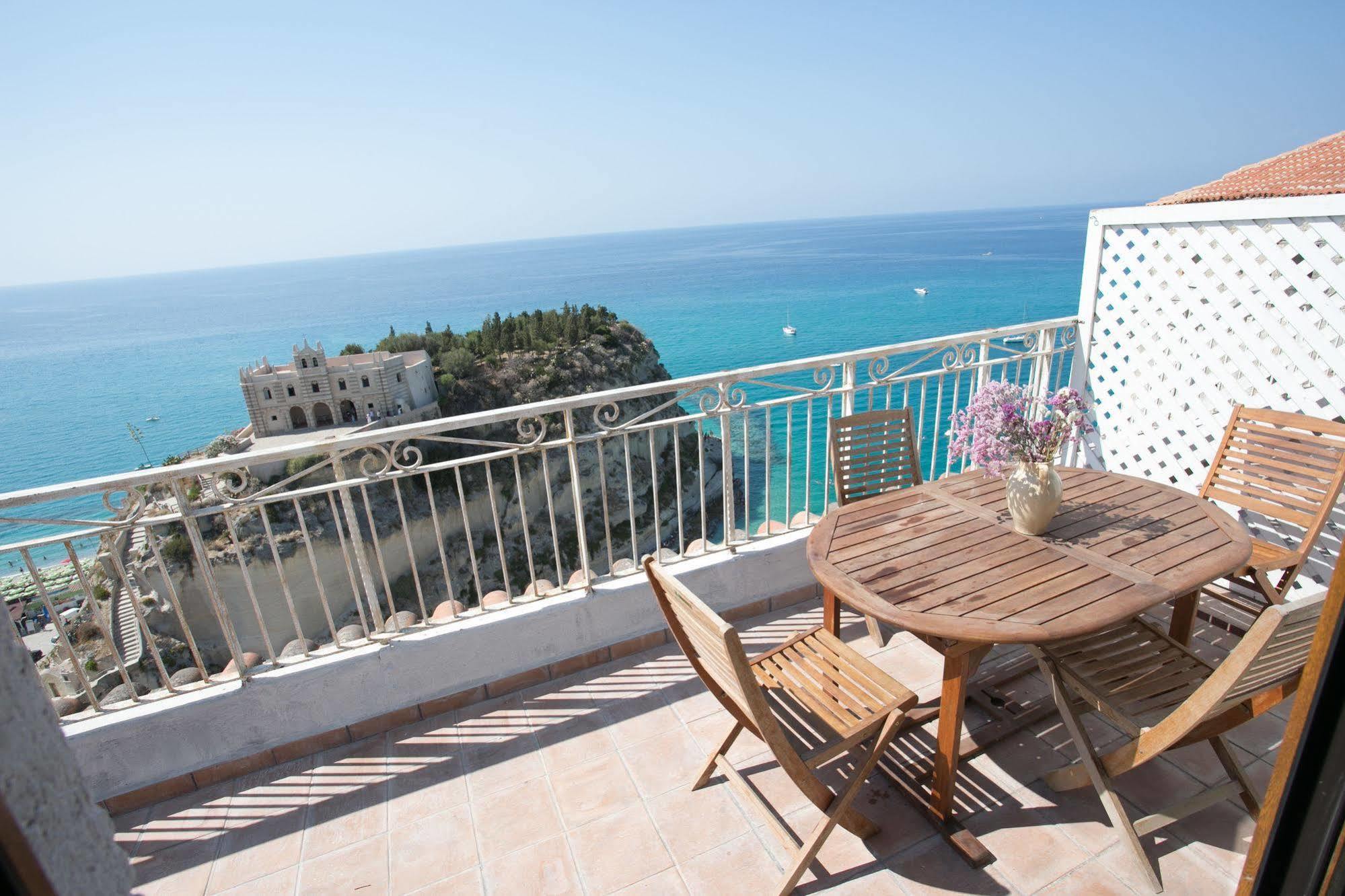 Rocca Delle Clarisse Apartment Tropea Exterior photo